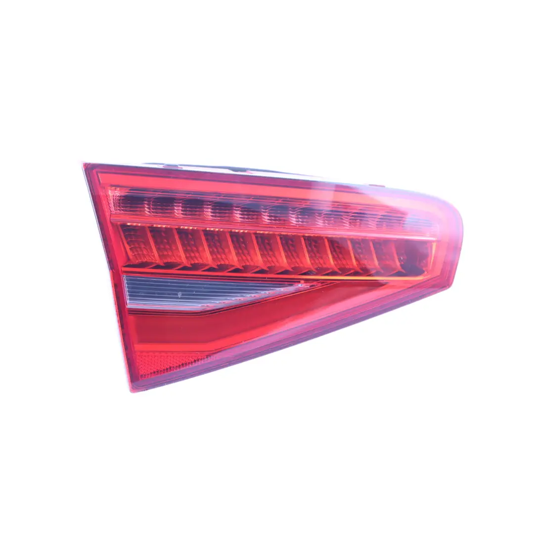 Feu Arrière Gauche Couvercle Coffre Intérieur pour Audi A4 B8 à propos du numéro de pièce 8K5945093AC Audi A4 B8 Feu Arrière Gauche Couvercle Coffre Intérieur - SKU 8K5945093AC - Numéro de pièce 8K5945093AC