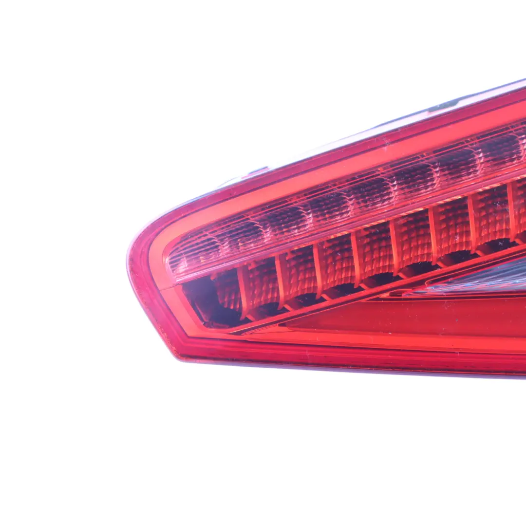Lampa Klapy Bagażnika Wewnętrzna Tył Prawo do Audi A4 B8 o numerze 8K5945094AC Audi A4 B8 Lampa Klapy Bagażnika Wewnętrzna Tył Prawo - SKU 8K5945094AC - Numer Części 8K5945094AC