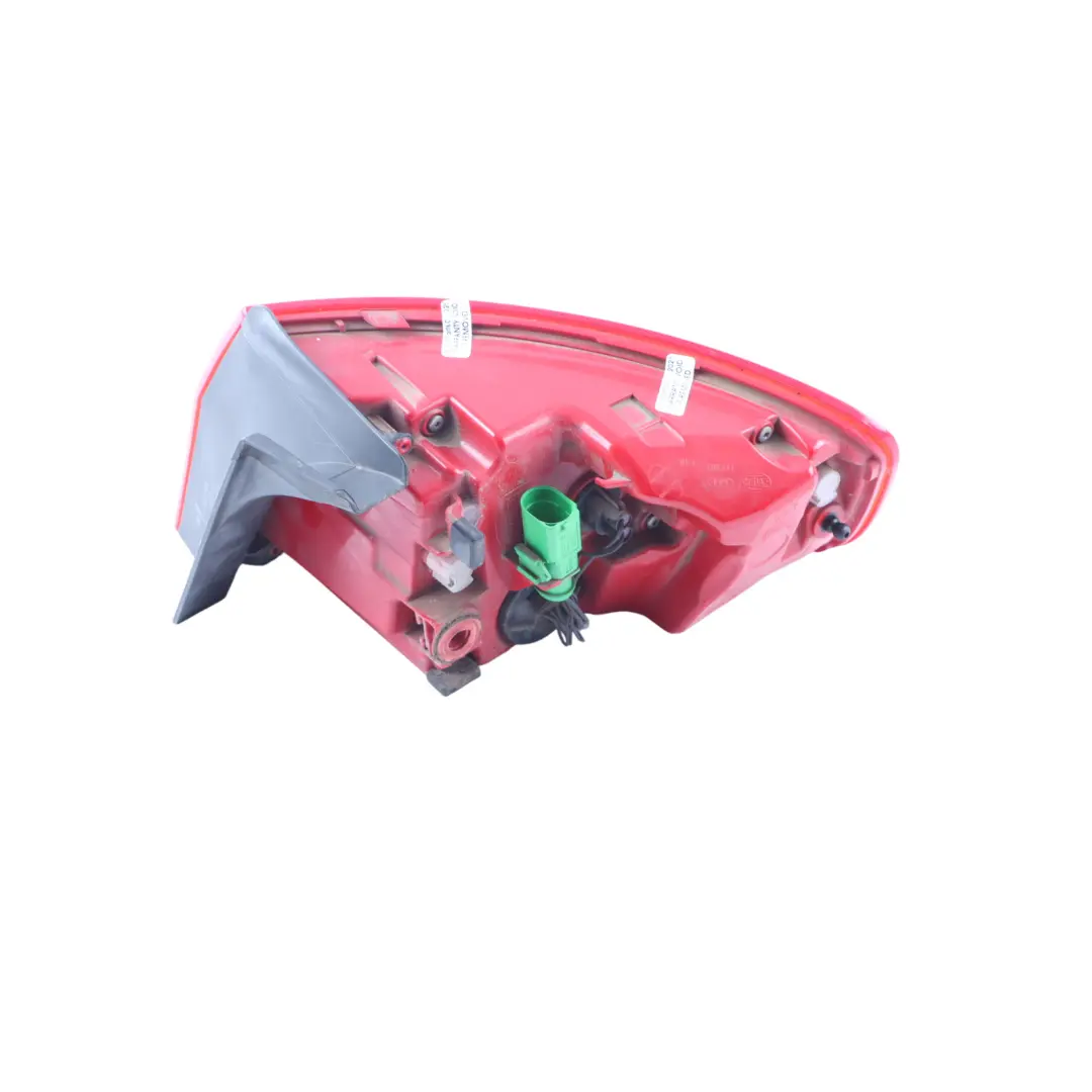 Luz Trasera Fender Exterior LED Izquierda para Audi A4 B8 con número de pieza 8K5945095AC Audi A4 B8 Luz Trasera Fender Exterior LED Izquierda - SKU 8K5945095AC - Número de pieza 8K5945095AC