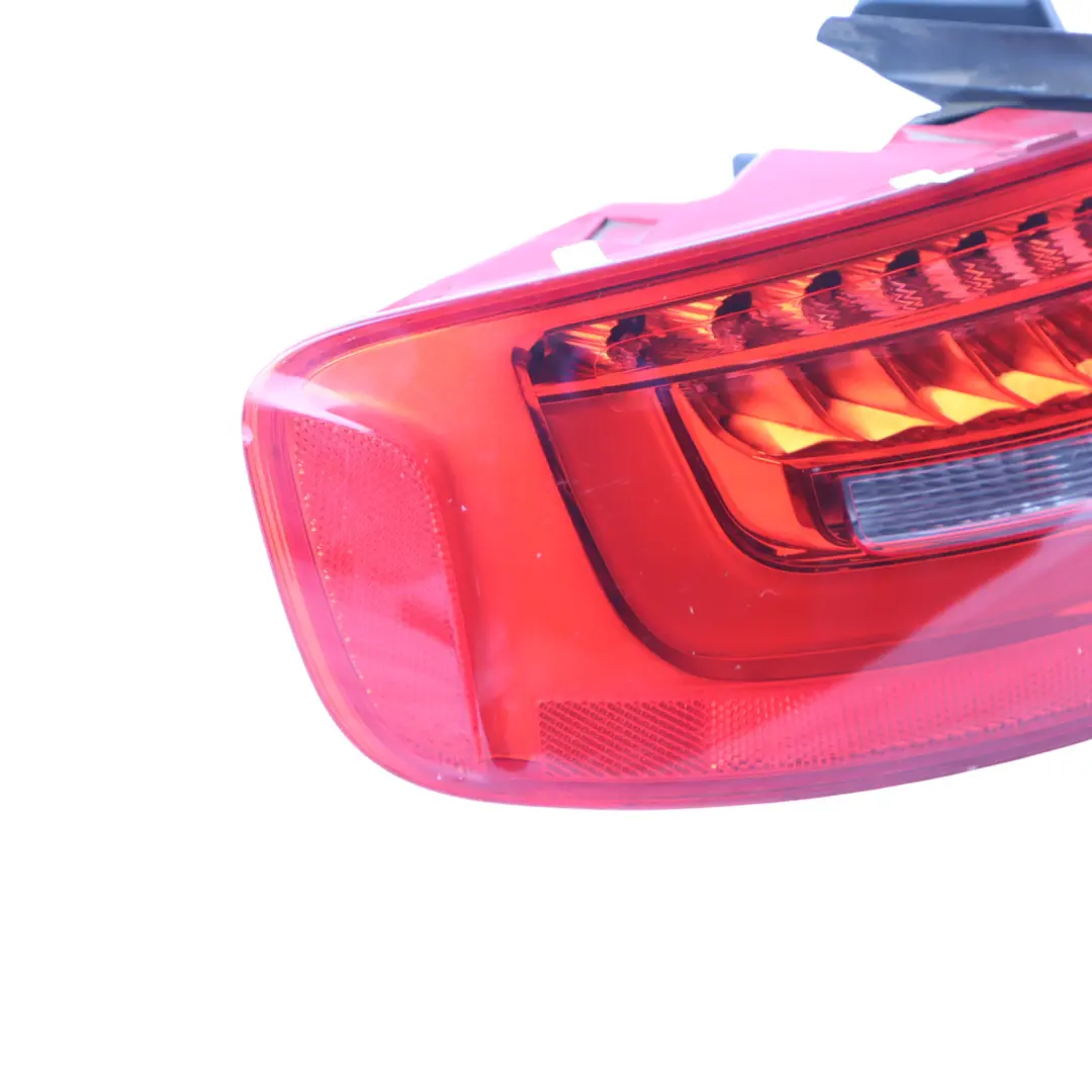 Audi A4 B8 Fanale Posteriore Parafango Esterno LED Sinistra - SKU 8K5945095AC - Numero di parte 8K5945095AC