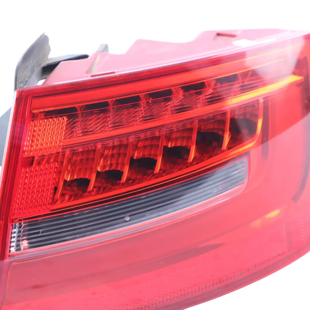 Fanale Posteriore Parafango Esterno LED Destra per Audi A4 B8 con numero di parte 8K5945096AC Audi A4 B8 Fanale Posteriore Parafango Esterno LED Destra - SKU 8K5945096AC - Numero di parte 8K5945096AC