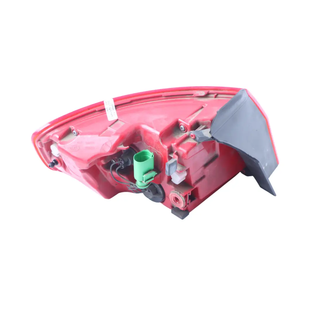 Audi A4 B8 Luz Trasera Fender Exterior LED Derecha - SKU 8K5945096AC - Número de pieza 8K5945096AC