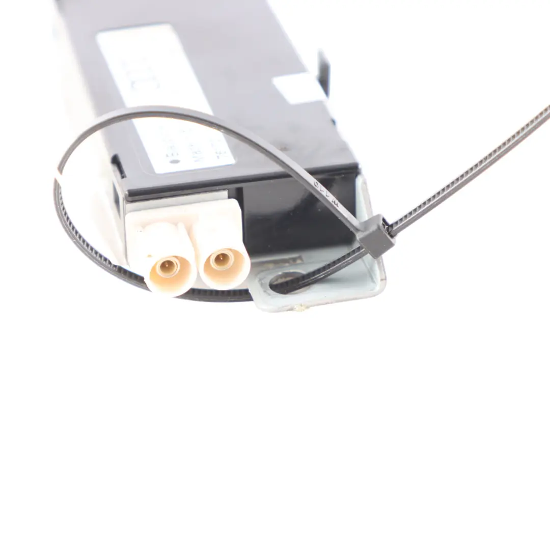 Radio Antenna Amplificatore AM/FM per Audi RS4 B8 con numero di parte 8K9035225 Audi RS4 B8 Radio Antenna Amplificatore AM/FM - SKU 8K9035225 - Numero di parte 8K9035225