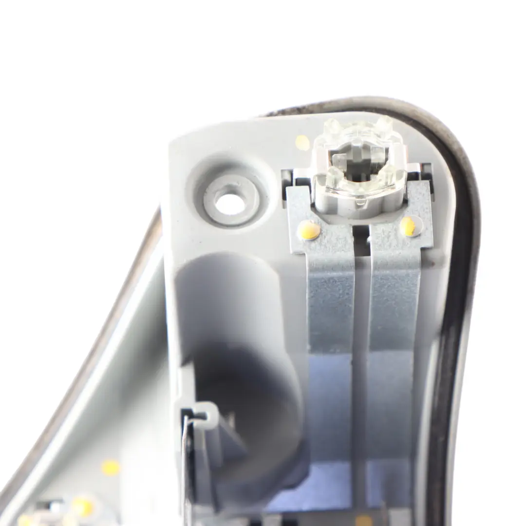 Support D'Ampoule De Feu De Coffre Arrière Gauche pour Audi A4 B8 à propos du numéro de pièce 8K9945257 Audi A4 B8 Support D'Ampoule De Feu De Coffre Arrière Gauche - SKU 8K9945257 - Numéro de pièce 8K9945257