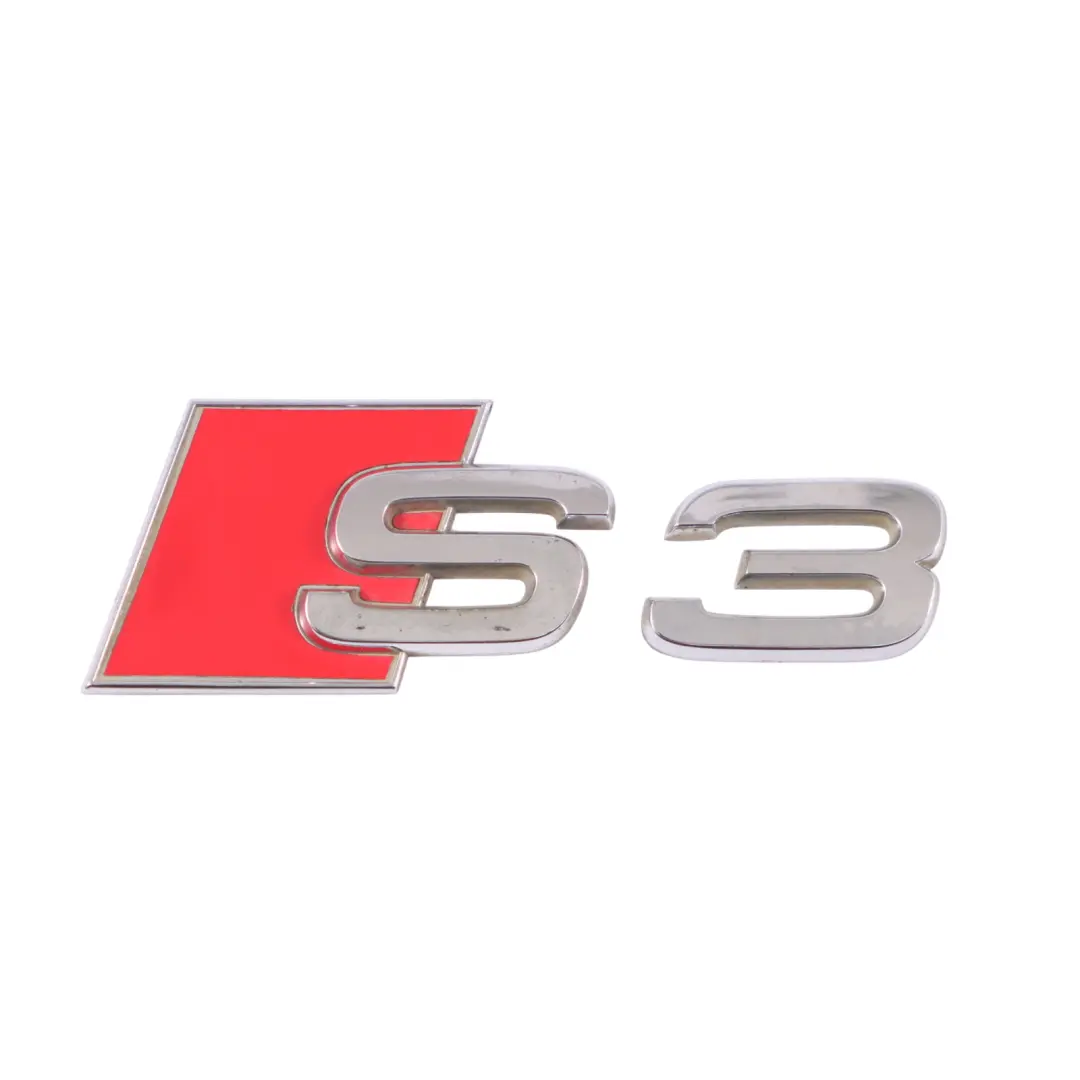 Baule Portellone Posteriore S3 Emblema Logo Bagagliaio per Audi S3 8P con numero di parte 8P0853735 Audi S3 8P Baule Portellone Posteriore S3 Emblema Logo Bagagliaio - SKU 8P0853735 - Numero di parte 8P0853735