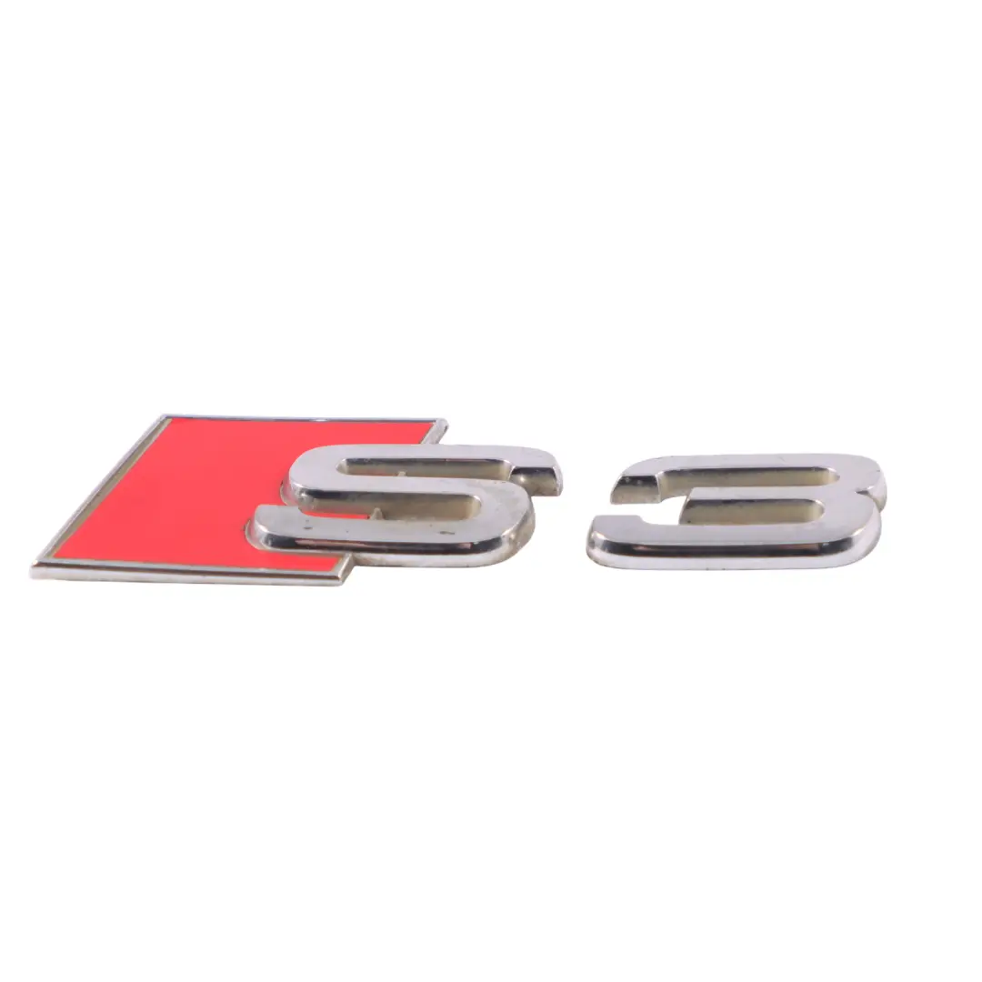 Puerta trasera del maletero Emblema S3 Logotipo para Audi S3 8P con número de pieza 8P0853735 Audi S3 8P Puerta trasera del maletero Emblema S3 Logotipo - SKU 8P0853735 - Número de pieza 8P0853735