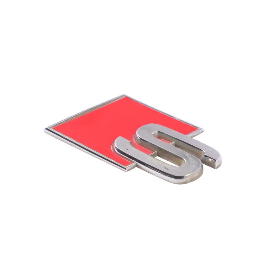 Baule Portellone Posteriore S3 Emblema Logo Bagagliaio per Audi S3 8P con numero di parte 8P0853735 Audi S3 8P Baule Portellone Posteriore S3 Emblema Logo Bagagliaio - SKU 8P0853735 - Numero di parte 8P0853735