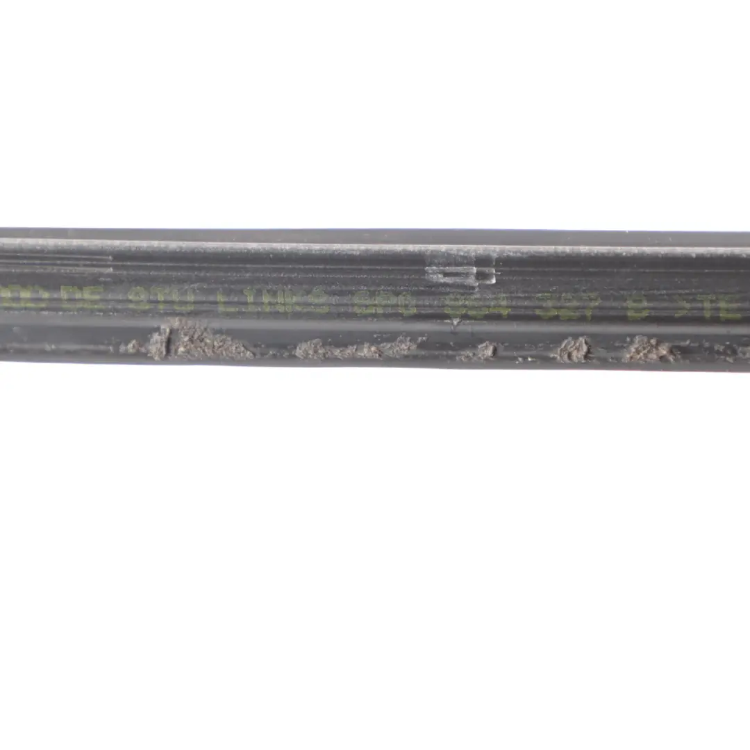 Moldura deflectora agua parabrisas delantero izquierda para Audi A3 8P con número de pieza 8P0854327B Audi A3 8P Moldura deflectora agua parabrisas delantero izquierda - SKU 8P0854327B - Número de pieza 8P0854327B