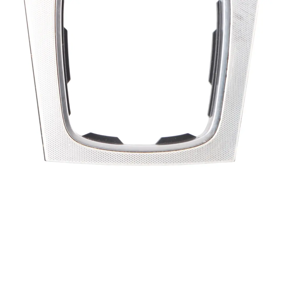 Pomello Cambio Stick Shifter Surround Trim Cover Alluminio per Audi A3 8P con numero di parte 8P0864261R Audi A3 8P Pomello Cambio Stick Shifter Surround Trim Cover Alluminio - SKU 8P0864261R - Numero di parte 8P0864261R