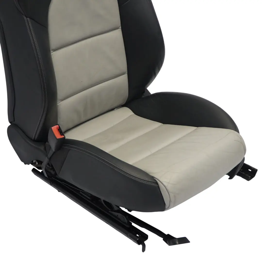 Asientos Delanteros Izquierdos Calefacción Cuero Negro Plata para Audi A3 S3 8P 3D con número de pieza 8P0881805BG Audi A3 S3 8P 3D Asientos Delanteros Izquierdos Calefacción Cuero Negro Plata - SKU 8P0881805BG - Número de pieza 8P0881805BG