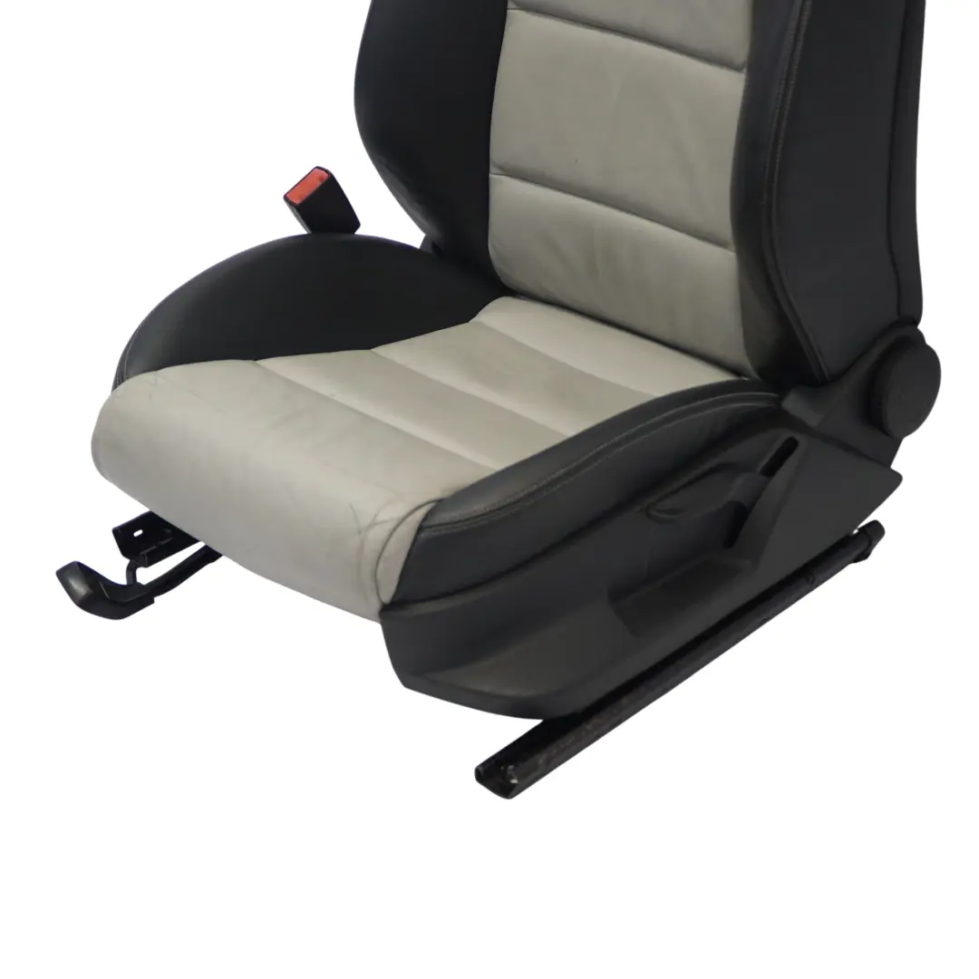 3-Türer Sportsitze Vorne Links Beheizt Leder Schwarz Silber für Audi A3 S3 8P mit Teilenummer 8P0881805BG Audi A3 S3 8P 3-Türer Sportsitze Vorne Links Beheizt Leder Schwarz Silber - SKU 8P0881805BG - Teilenummer 8P0881805BG