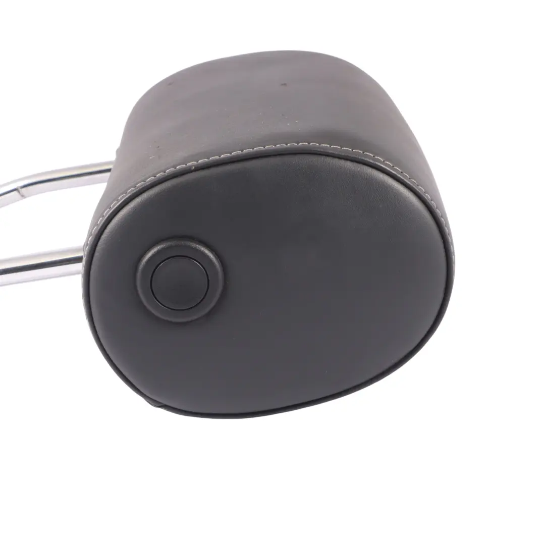 Appuie-tête siège avant droit Audi S3 8P cuir noir avec coutures argentées pour à propos du numéro de pièce 8P0881902BH Appuie-tête siège avant droit Audi S3 8P cuir noir avec coutures argentées - SKU 8P0881902BH - Numéro de pièce 8P0881902BH