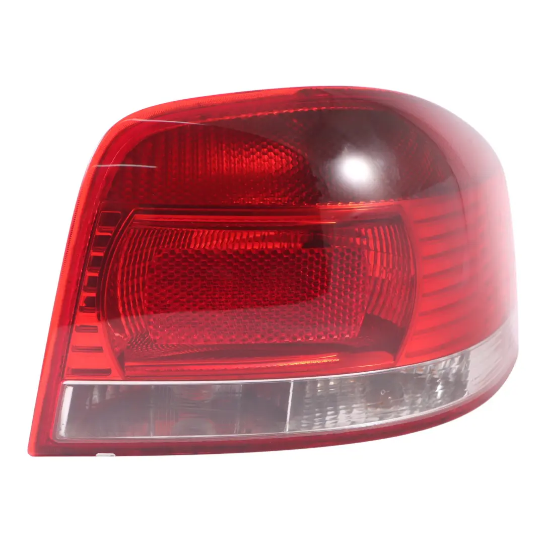 Lámpara trasera Luz trasera Panel lateral Exterior derecho para Audi A3 8P con número de pieza 8P0945096A Audi A3 8P Lámpara trasera Luz trasera Panel lateral Exterior derecho - SKU 8P0945096A-1 - Número de pieza 8P0945096A