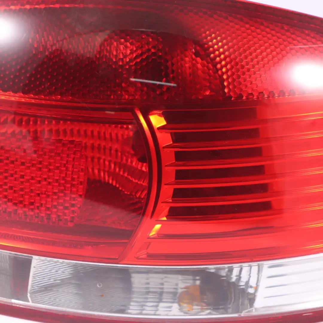 Lámpara trasera Luz trasera Panel lateral Exterior derecho para Audi A3 8P con número de pieza 8P0945096A Audi A3 8P Lámpara trasera Luz trasera Panel lateral Exterior derecho - SKU 8P0945096A-1 - Número de pieza 8P0945096A