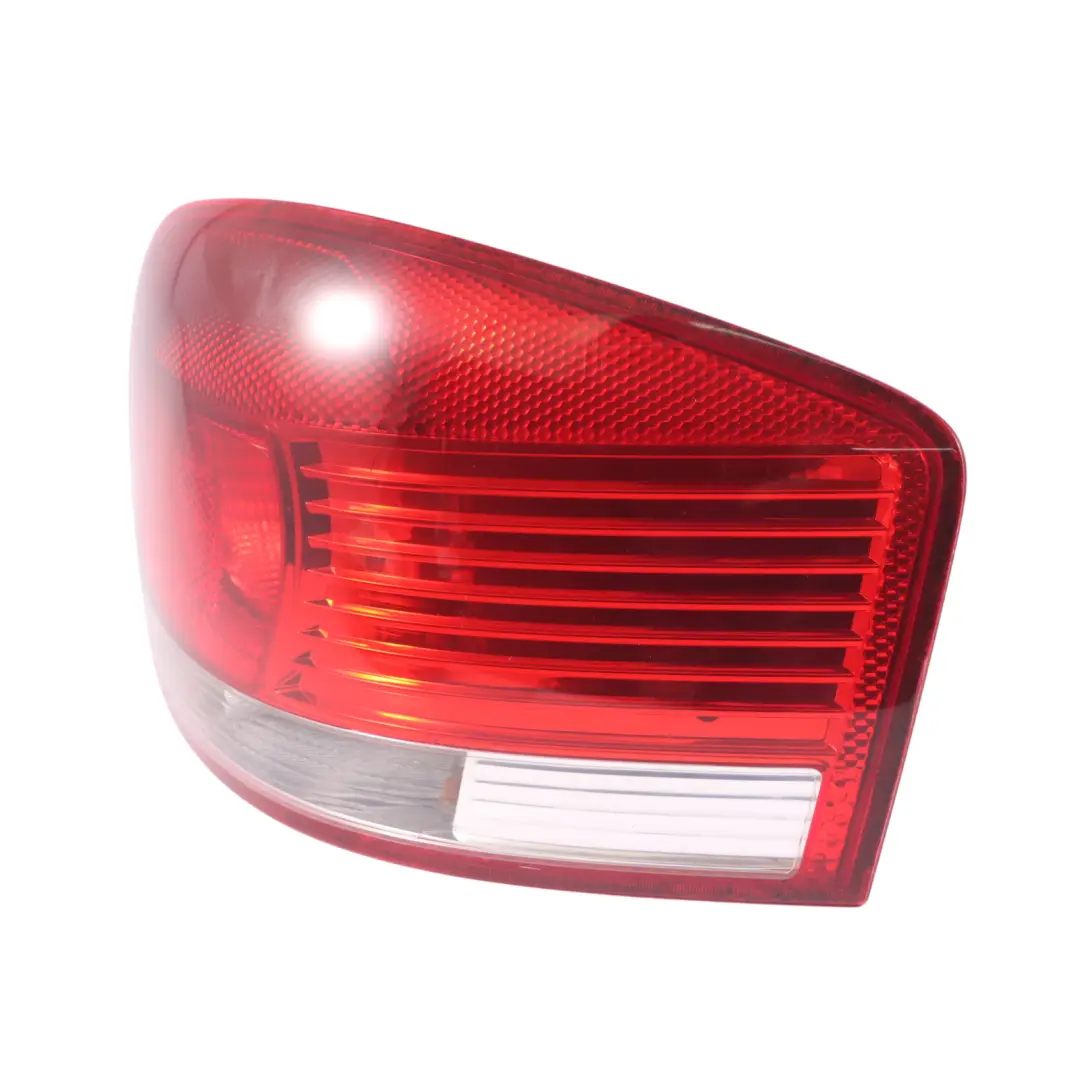 Audi A3 8P Rückleuchte Rücklicht Seitenteil Außen Rechts - SKU 8P0945096A-1 - Teilenummer 8P0945096A