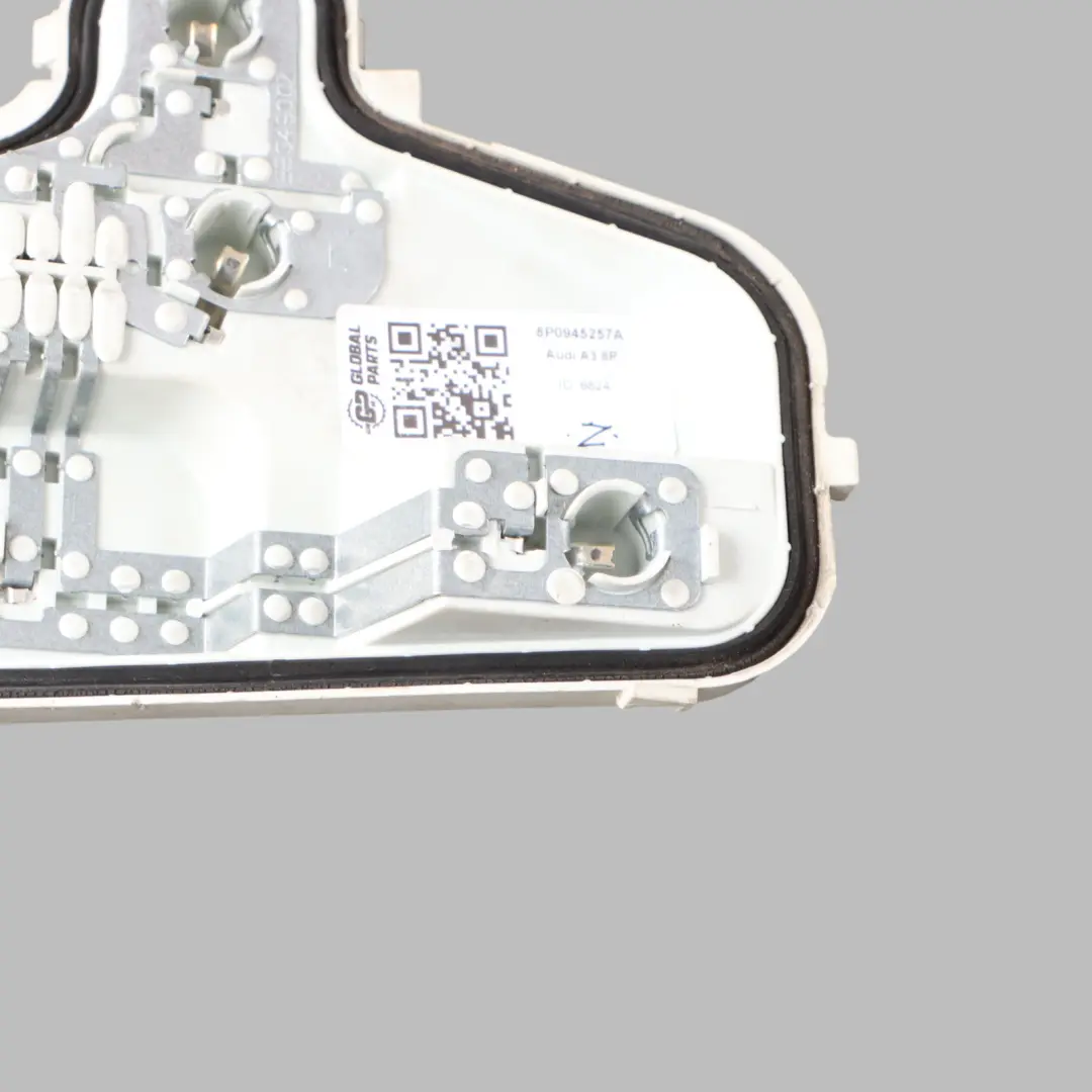 Portalámparas Trasero Puerta Trasera Izquierda para Audi A3 8P con número de pieza 8P0945257A Audi A3 8P Portalámparas Trasero Puerta Trasera Izquierda - SKU 8P0945257A - Número de pieza 8P0945257A