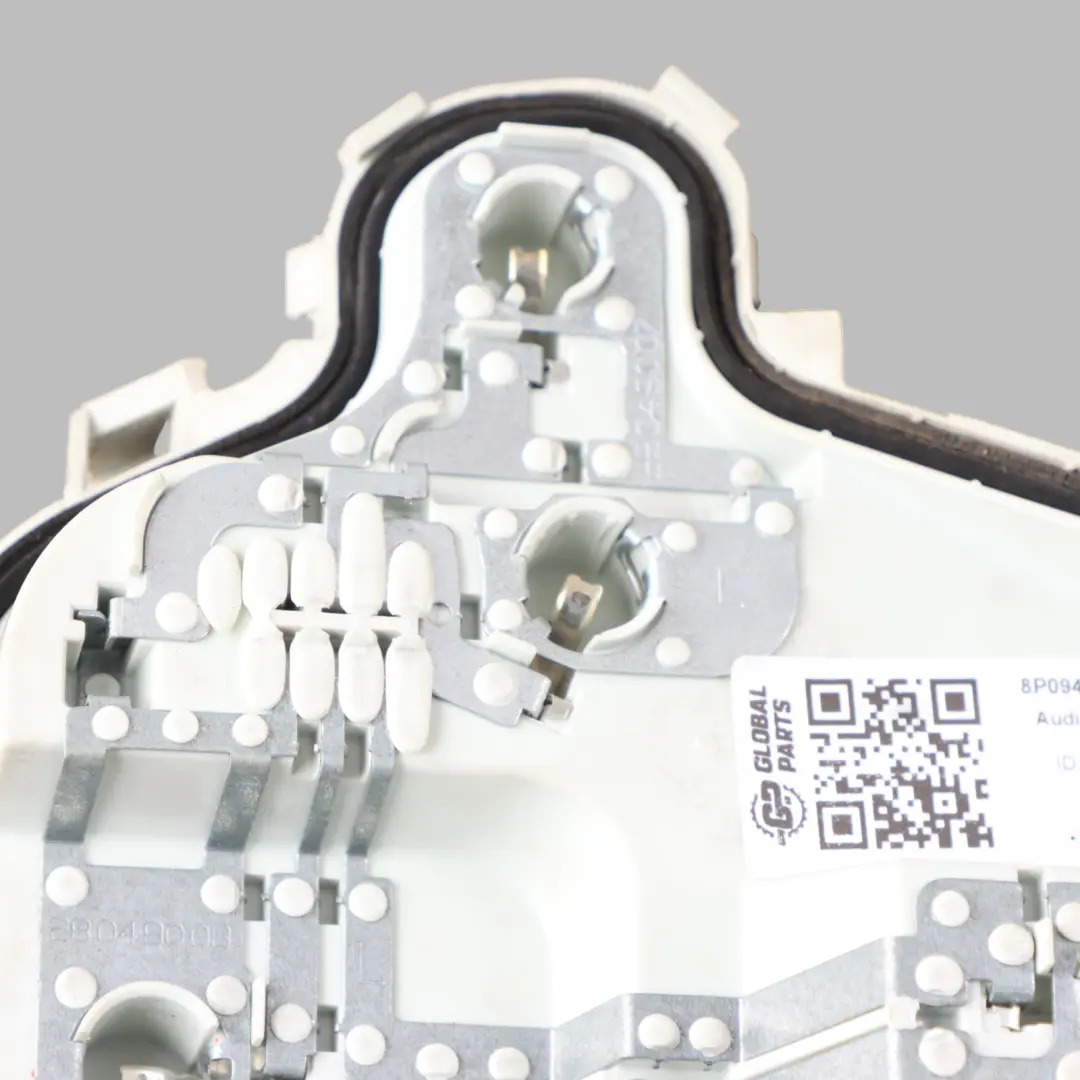 Douille De Porte-Ampoule Intérieure Arrière Gauche pour Audi A3 8P à propos du numéro de pièce 8P0945257A Audi A3 8P Douille De Porte-Ampoule Intérieure Arrière Gauche - SKU 8P0945257A - Numéro de pièce 8P0945257A