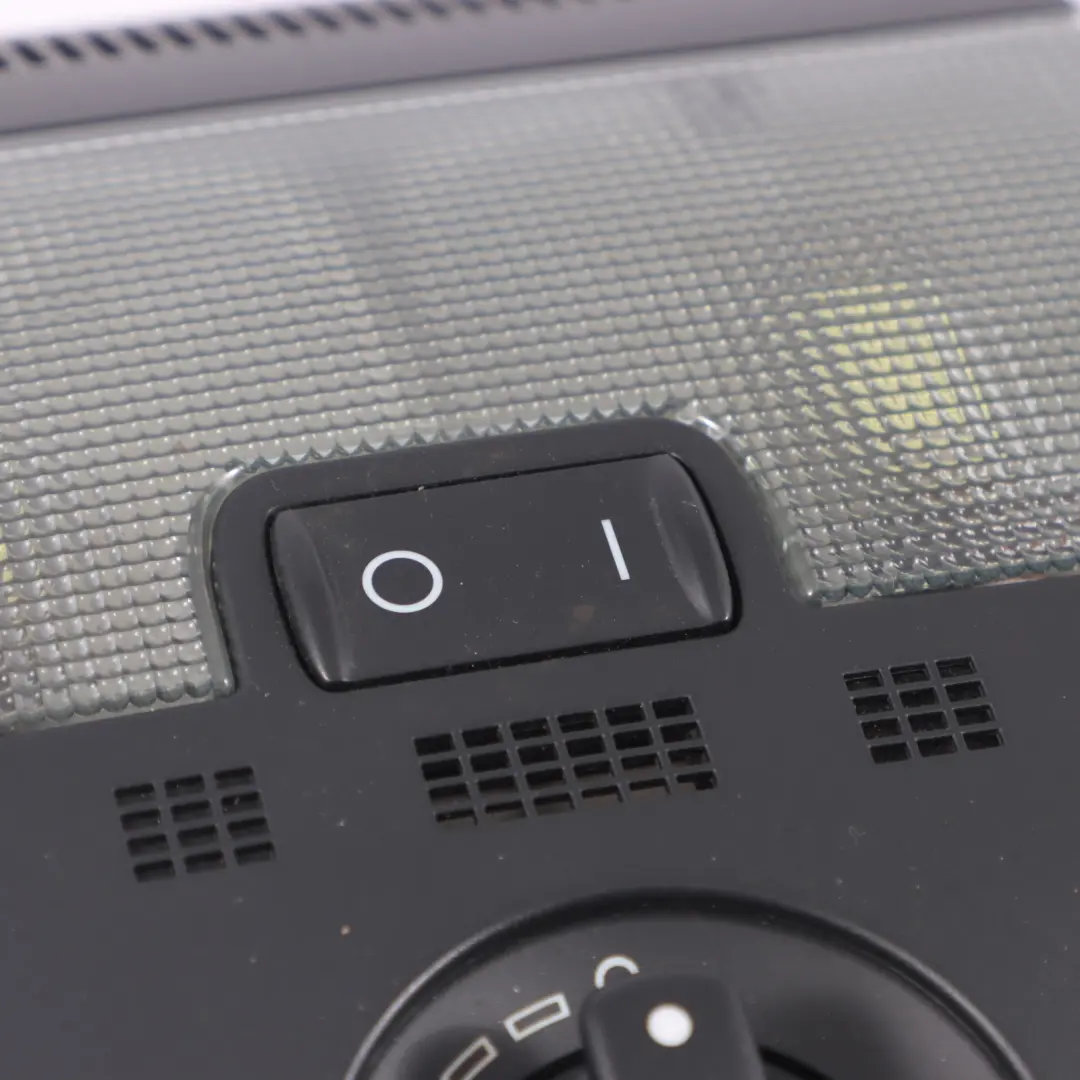 Lampada lettura interna sul tetto Luce cortesia anteriore 8P0 947 106 per Audi A3 8P con numero di parte 8P0951177 Audi A3 8P Lampada lettura interna sul tetto Luce cortesia anteriore 8P0 947 106 - SKU 8P0951177-2 - Numero di parte 8P0951177