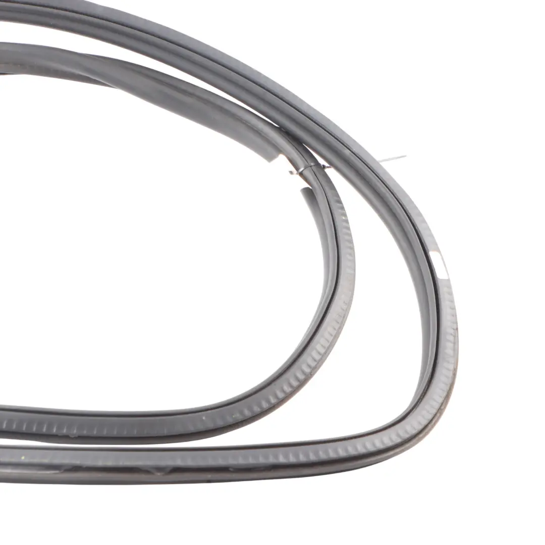 Audi A3 8P Joint d'étanchéité en caoutchouc pour hayon de coffre - SKU 8P3827705J - Numéro de pièce 8P3827705J