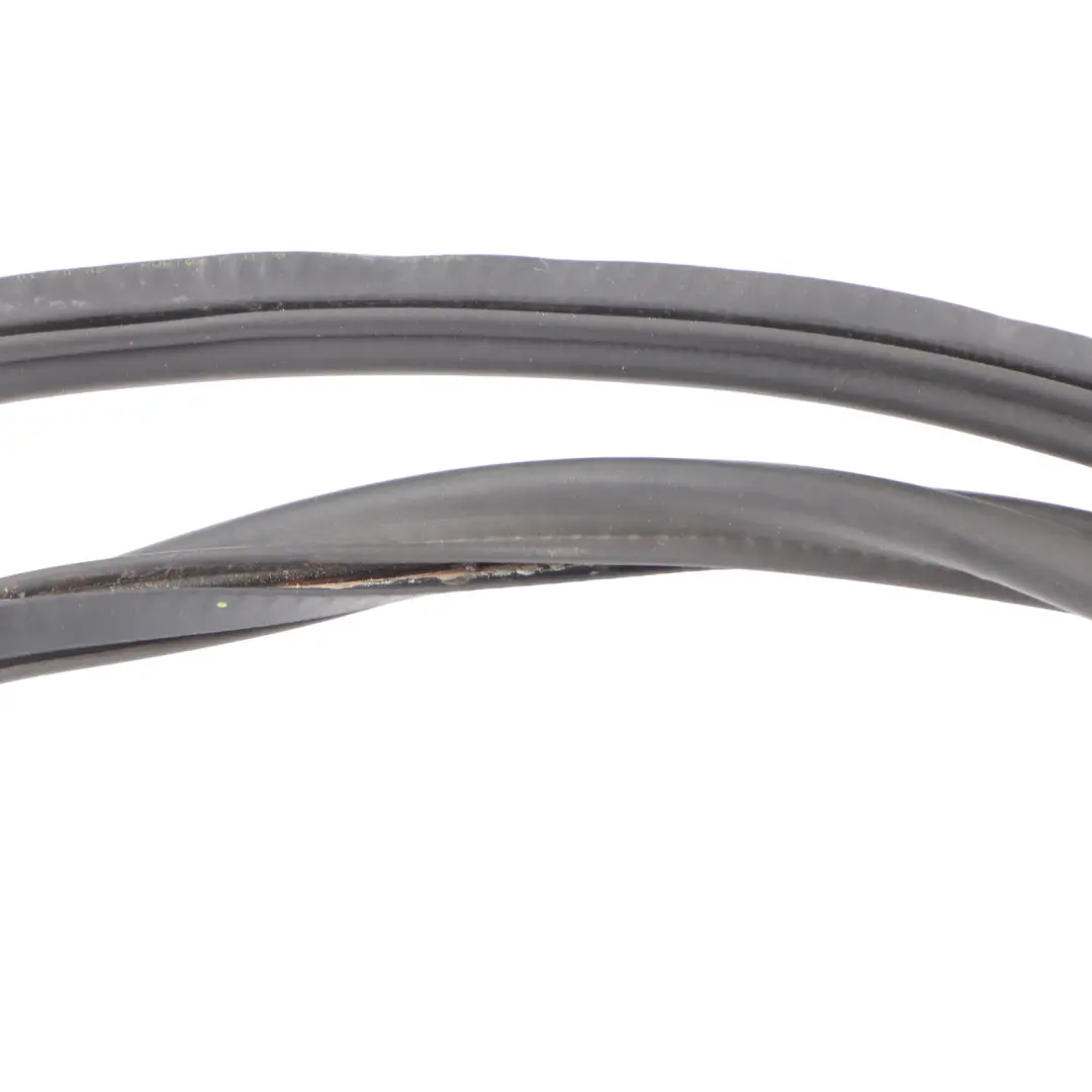 Koffer Raum Heck Klappe Abdichtung Gummi Dichtung für Audi A3 8P mit Teilenummer 8P3827705J Audi A3 8P Koffer Raum Heck Klappe Abdichtung Gummi Dichtung - SKU 8P3827705J - Teilenummer 8P3827705J