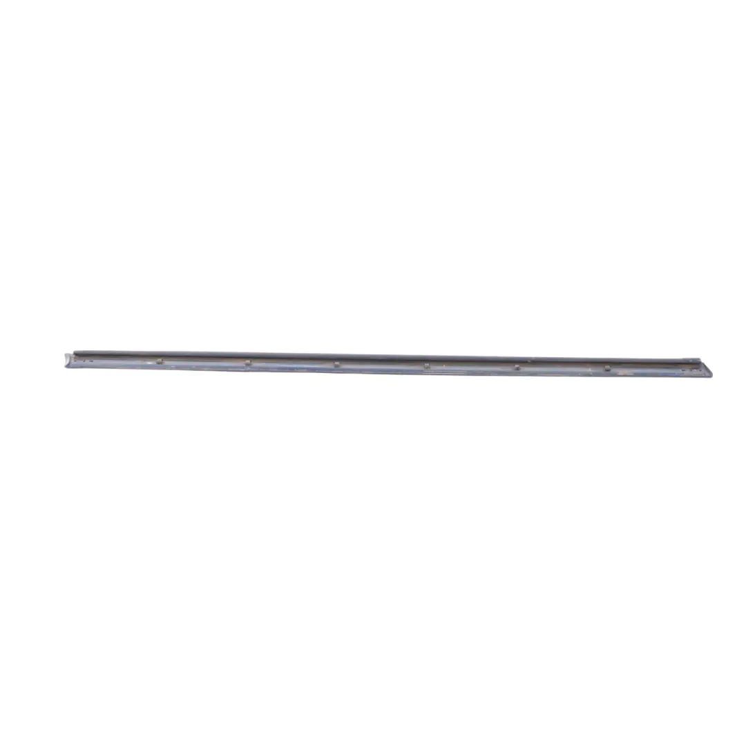 Sportback Listwa Przednia Prawa Scuba Niebieska Metaliczna X5Q do Audi A3 8P o numerze 8P4853954A Audi A3 8P Sportback Listwa Przednia Prawa Scuba Niebieska Metaliczna X5Q - SKU 8P4853954A-SCB - Numer Części 8P4853954A