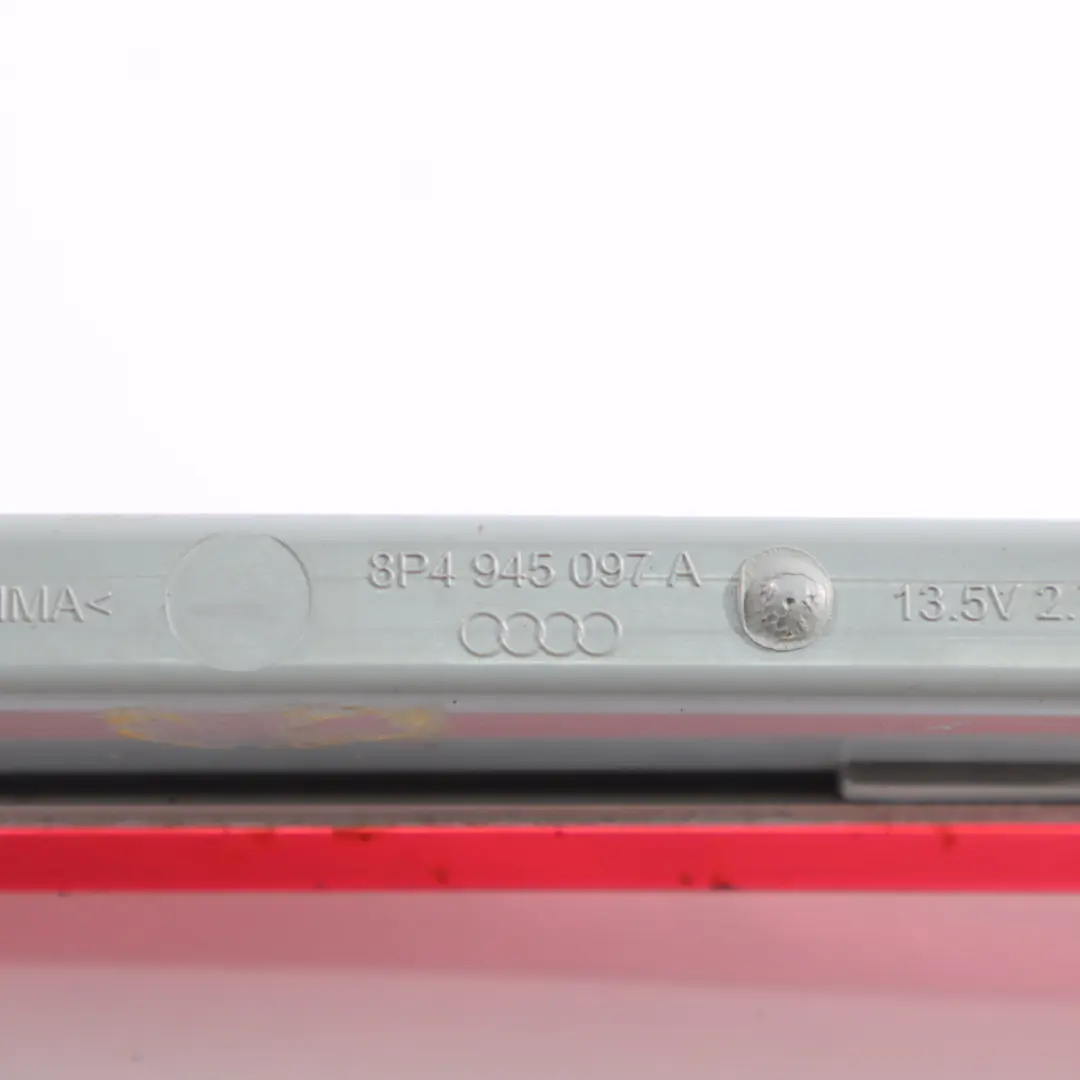 Luce Freno Posteriore Terza Luce Stop per Audi A3 8P con numero di parte 8P4945097A Audi A3 8P Luce Freno Posteriore Terza Luce Stop - SKU 8P4945097A - Numero di parte 8P4945097A