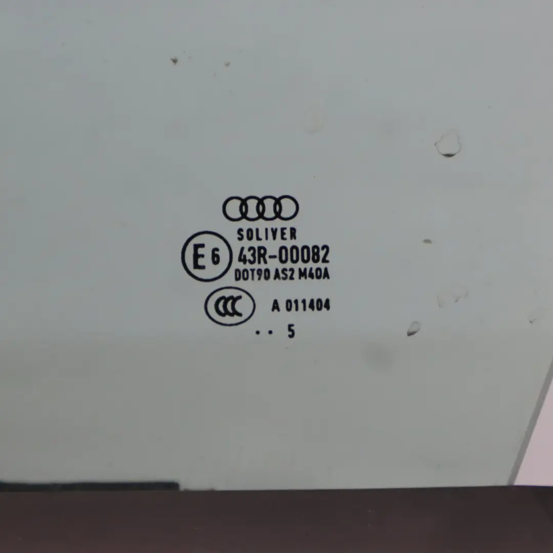 Audi TT FV Cache Porte Avant Gauche Mythical Black Metallic Noir - Y9T - SKU 8S0831051A-MYB - Numéro de pièce 8S0831051A