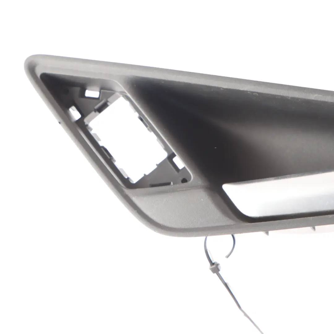 8S Manija Apertura Puerta Agarre Trim Delantero Derecho para Audi TT con número de pieza 8S0837020 Audi TT 8S Manija Apertura Puerta Agarre Trim Delantero Derecho - SKU 8S0837020-1 - Número de pieza 8S0837020