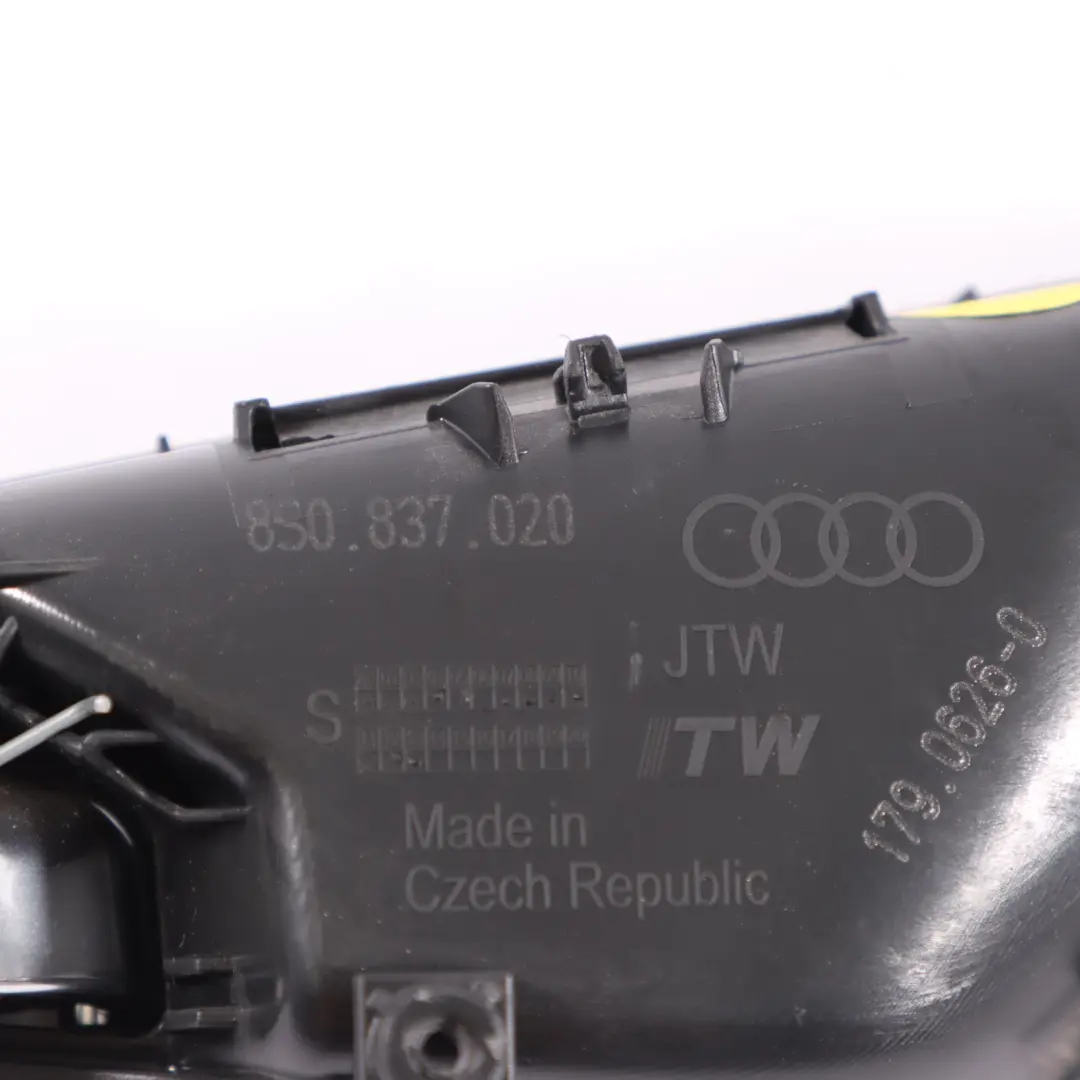 Tirador puerta moldura interior delantera derecha para Audi TT FV con número de pieza 8S0837020 Audi TT FV Tirador puerta moldura interior delantera derecha - SKU 8S0837020 - Número de pieza 8S0837020