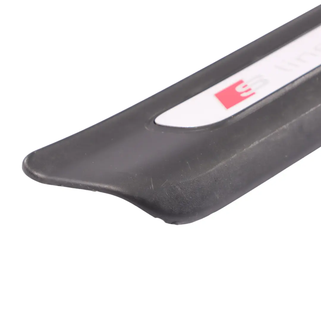 Ein Verkleidung Trit Platten Abdeckung Vorne Rechts für Audi TT FV S-Line mit Teilenummer 8S0853492A Audi TT FV S-Line Ein Verkleidung Trit Platten Abdeckung Vorne Rechts - SKU 8S0853492A - Teilenummer 8S0853492A