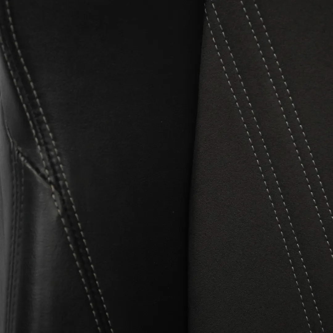 Mk3 8S Coupe Fotel Sport Prawy Przód Przód Skóra Alcantara Czarny do Audi TT o numerze 8S8881806AB Audi TT Mk3 8S Coupe Fotel Sport Prawy Przód Przód Skóra Alcantara Czarny - SKU 8S8881806AB-1 - Numer Części 8S8881806AB