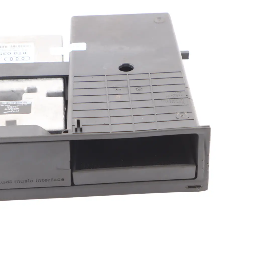 MMI Moduł Sterownik Interface ECU do Audi A5 8T o numerze 8T0035785A Audi A5 8T MMI Moduł Sterownik Interface ECU - SKU 8T0035785A - Numer Części 8T0035785A