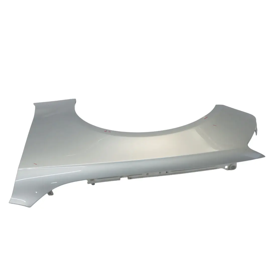 Pannello laterale anteriore sinistro Parafango Ice Silver - X7W per Audi A5 8T con numero di parte 8T0821105H Audi A5 8T Pannello laterale anteriore sinistro Parafango Ice Silver - X7W - SKU 8T0821105H-ICS - Numero di parte 8T0821105H