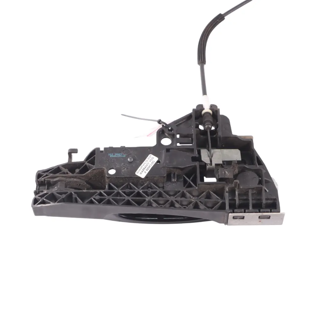 Tür Griff Halterung Vorne Links Brilliant Schwarz - Y9B für Audi A1 8X mit Teilenummer 8T1837885B Audi A1 8X Tür Griff Halterung Vorne Links Brilliant Schwarz - Y9B - SKU 8T1837885B-BBL - Teilenummer 8T1837885B