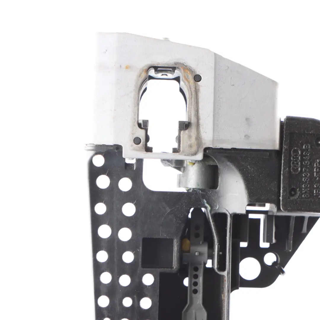 Asidero Puerta Soporte Base Montaje Delantero Izquierdo para Audi A1 8X con número de pieza 8T1837885B Audi A1 8X Asidero Puerta Soporte Base Montaje Delantero Izquierdo - SKU 8T1837885B - Número de pieza 8T1837885B