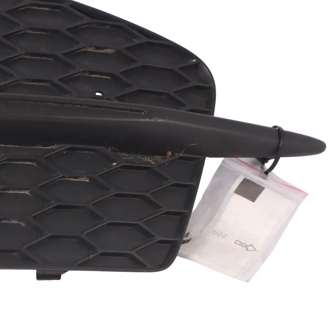 Audi Q3 8U Parachoques Faro antiniebla Cubierta Izquierda Rejilla - SKU 8U0807681D - Número de pieza 8U0807681D