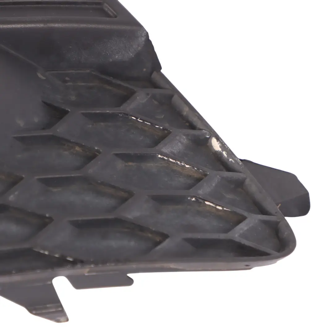 paraurti fendinebbia copertura lampada sinistra griglia per Audi Q3 8U con numero di parte 8U0807681D Audi Q3 8U paraurti fendinebbia copertura lampada sinistra griglia - SKU 8U0807681D - Numero di parte 8U0807681D