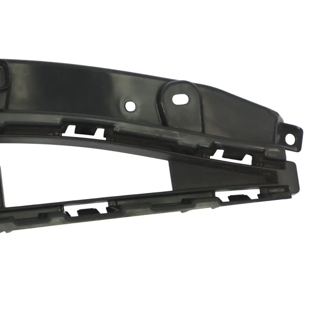 Audi Q3 8U Vorne Mitte Kühlergrill Rahmen Einsatz Stoß Stange Halter - SKU 8U0807683 - Teilenummer 8U0807683