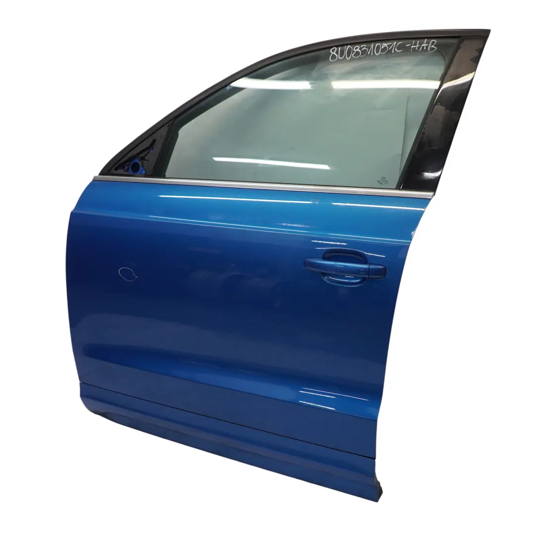 Porta Anteriore Sinistra Pannello Di Copertura Hainan Blue - X5K per Audi Q3 8U con numero di parte 8U0831051C Audi Q3 8U Porta Anteriore Sinistra Pannello Di Copertura Hainan Blue - X5K - SKU 8U0831051C-HAB - Numero di parte 8U0831051C