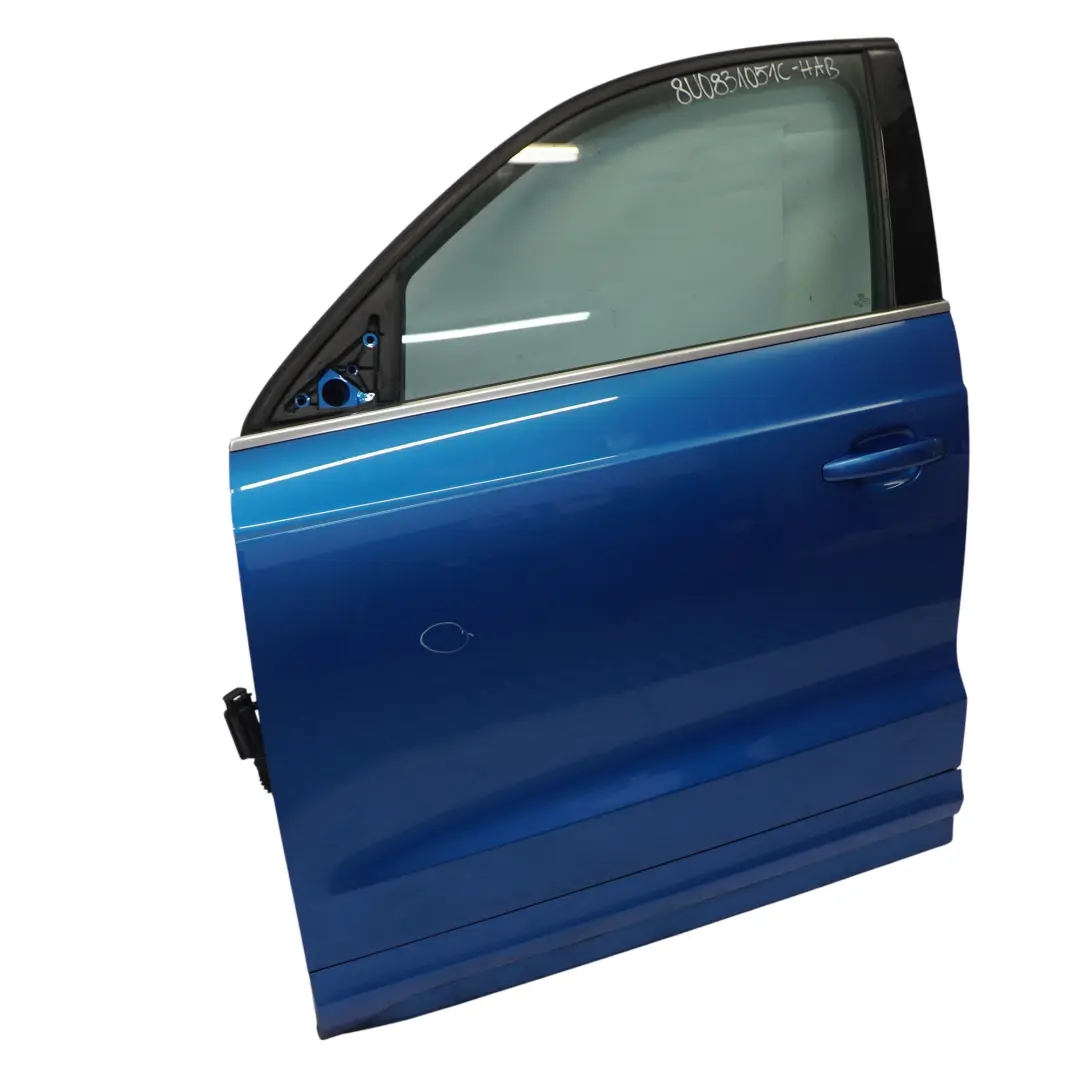 Tür Vorne Links Verkleidungsteil Hainan Blau Metallic - X5K für Audi Q3 8U mit Teilenummer 8U0831051C Audi Q3 8U Tür Vorne Links Verkleidungsteil Hainan Blau Metallic - X5K - SKU 8U0831051C-HAB - Teilenummer 8U0831051C