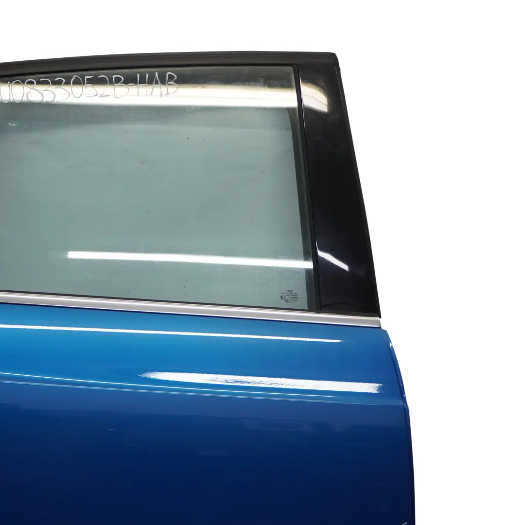 Tür Hinten Rechts Abdeckplatte Hainan Blau Metallic - X5K für Audi Q3 8U mit Teilenummer 8U0833052B Audi Q3 8U Tür Hinten Rechts Abdeckplatte Hainan Blau Metallic - X5K - SKU 8U0833052B-HAB - Teilenummer 8U0833052B