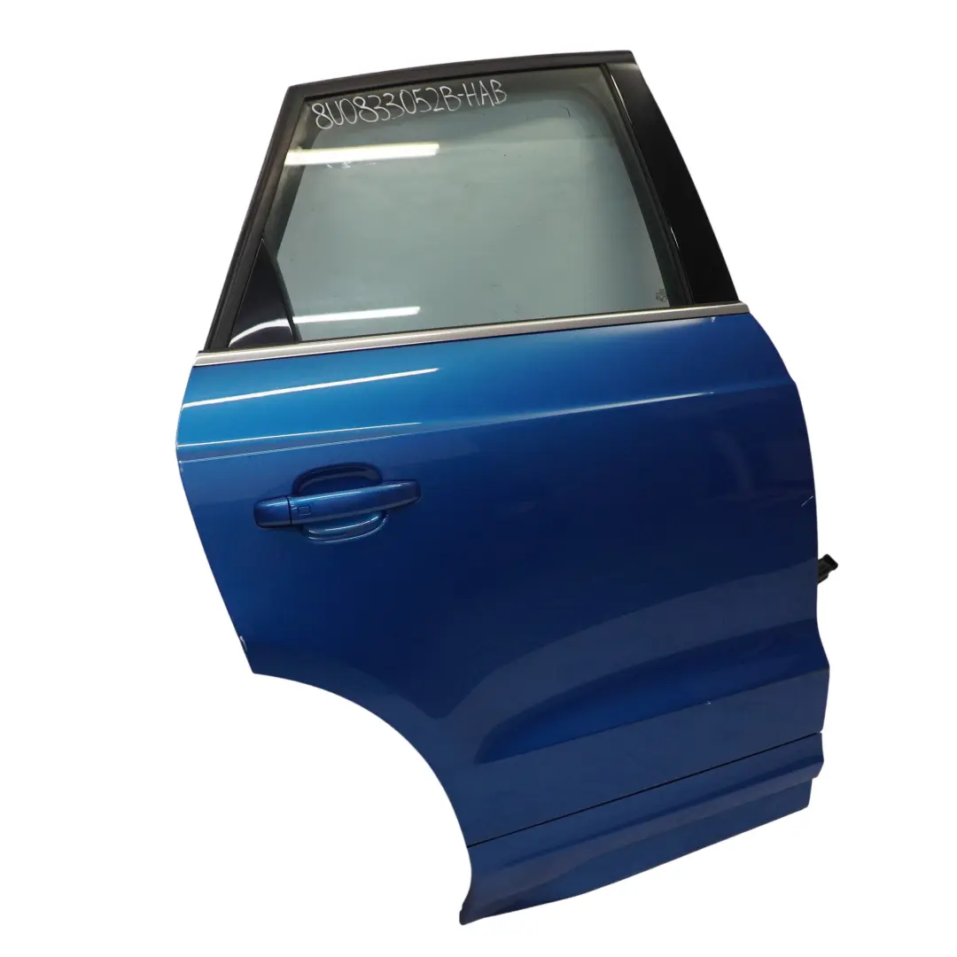Tür Hinten Rechts Abdeckplatte Hainan Blau Metallic - X5K für Audi Q3 8U mit Teilenummer 8U0833052B Audi Q3 8U Tür Hinten Rechts Abdeckplatte Hainan Blau Metallic - X5K - SKU 8U0833052B-HAB - Teilenummer 8U0833052B