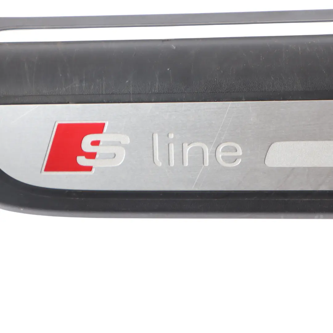 Battitacco Posteriore S Line Rivestimento Soglia Destra per Audi Q3 8U con numero di parte 8U0853376B Audi Q3 8U Battitacco Posteriore S Line Rivestimento Soglia Destra - SKU 8U0853376B - Numero di parte 8U0853376B