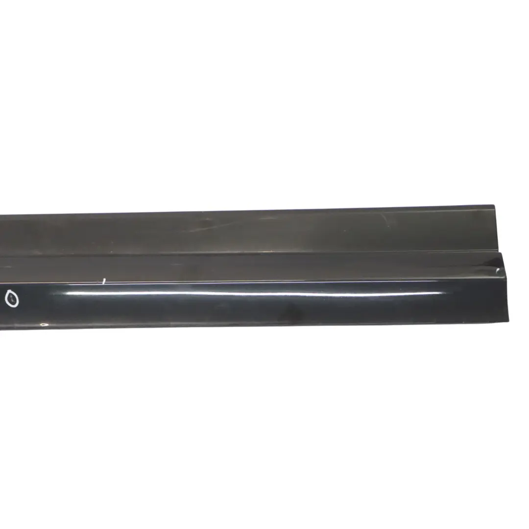 Audi Q3 8U Garniture De Seuil De Porte Avant Droite Mythical Black - Y9T - SKU 8U0853960R-MYB - Numéro de pièce 8U0853960R