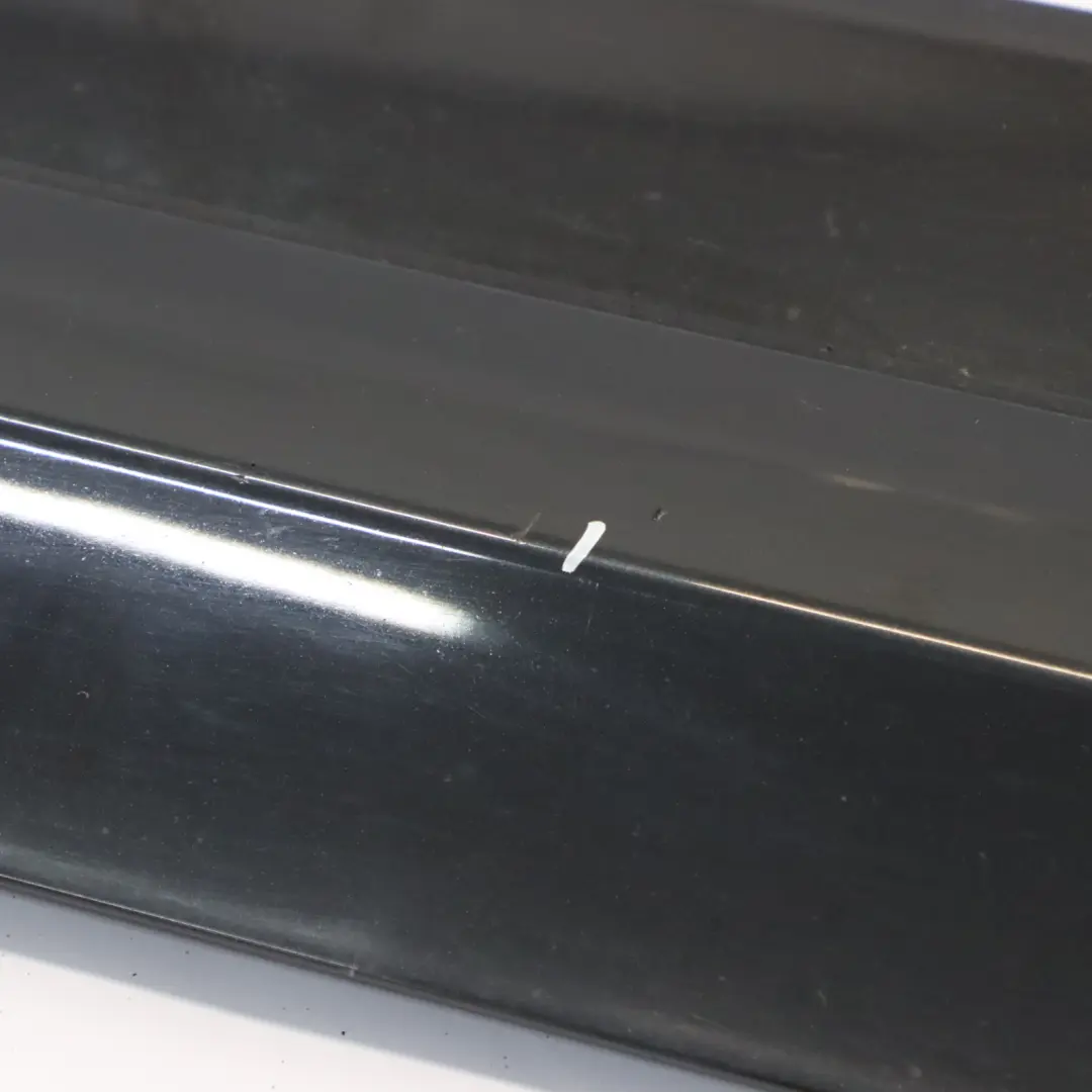 Davanzale Anteriore Pannello Di Copertura Destro Nero Mitico - Y9T per Audi Q3 8U con numero di parte 8U0853960R Audi Q3 8U Davanzale Anteriore Pannello Di Copertura Destro Nero Mitico - Y9T - SKU 8U0853960R-MYB - Numero di parte 8U0853960R