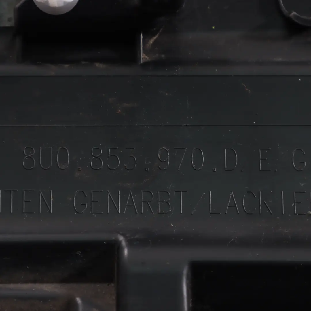 Hintere Tür Verkleidung Leiste Abdeckung Panel Rechts für Audi Q3 8U mit Teilenummer 8U0853970M Audi Q3 8U Hintere Tür Verkleidung Leiste Abdeckung Panel Rechts - SKU 8U0853970M-AWH - Teilenummer 8U0853970M