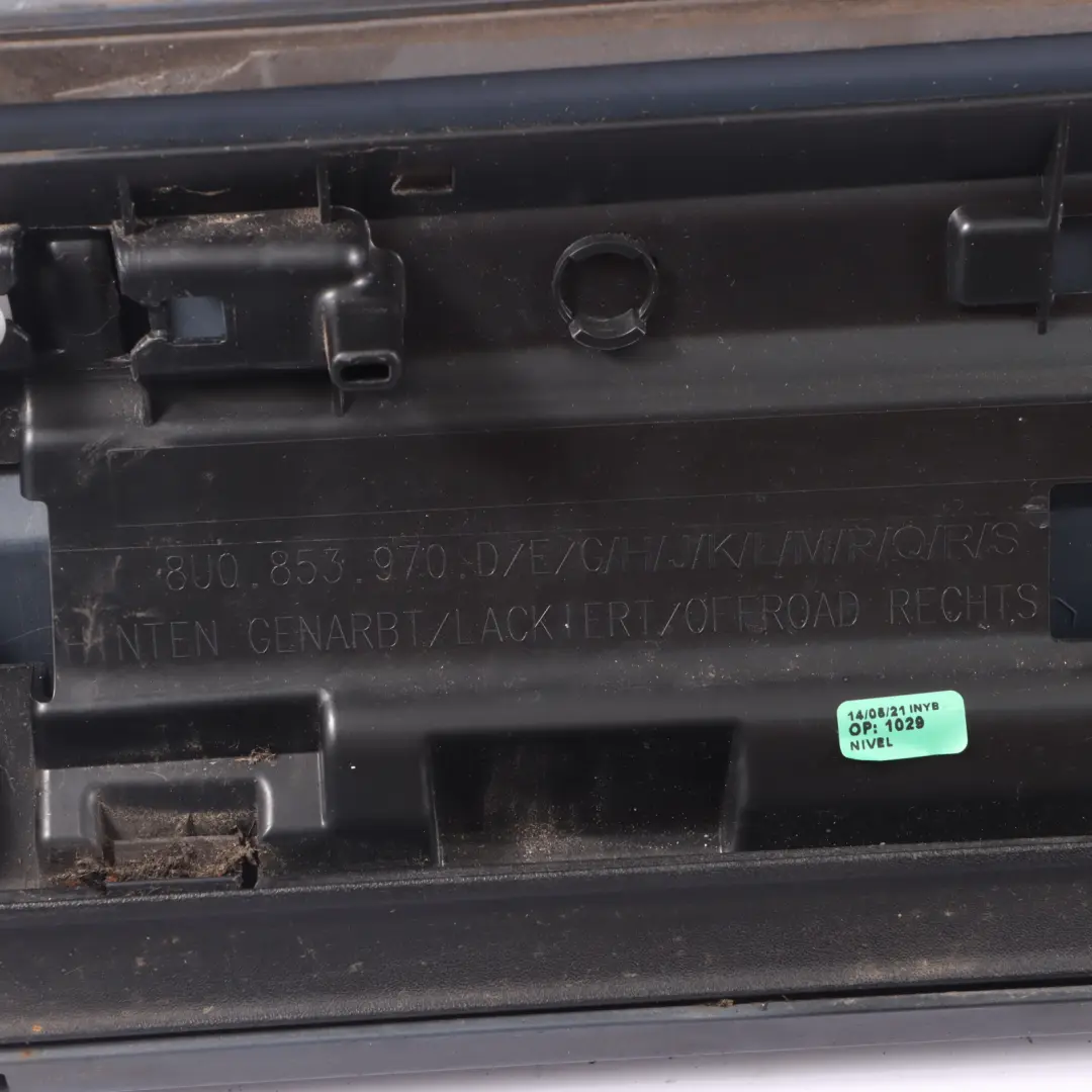 Moulure inférieure porte arrière droite Mythical Black - Y9T pour Audi Q3 8U à propos du numéro de pièce 8U0853970R Audi Q3 8U Moulure inférieure porte arrière droite Mythical Black - Y9T - SKU 8U0853970R-MYB - Numéro de pièce 8U0853970R