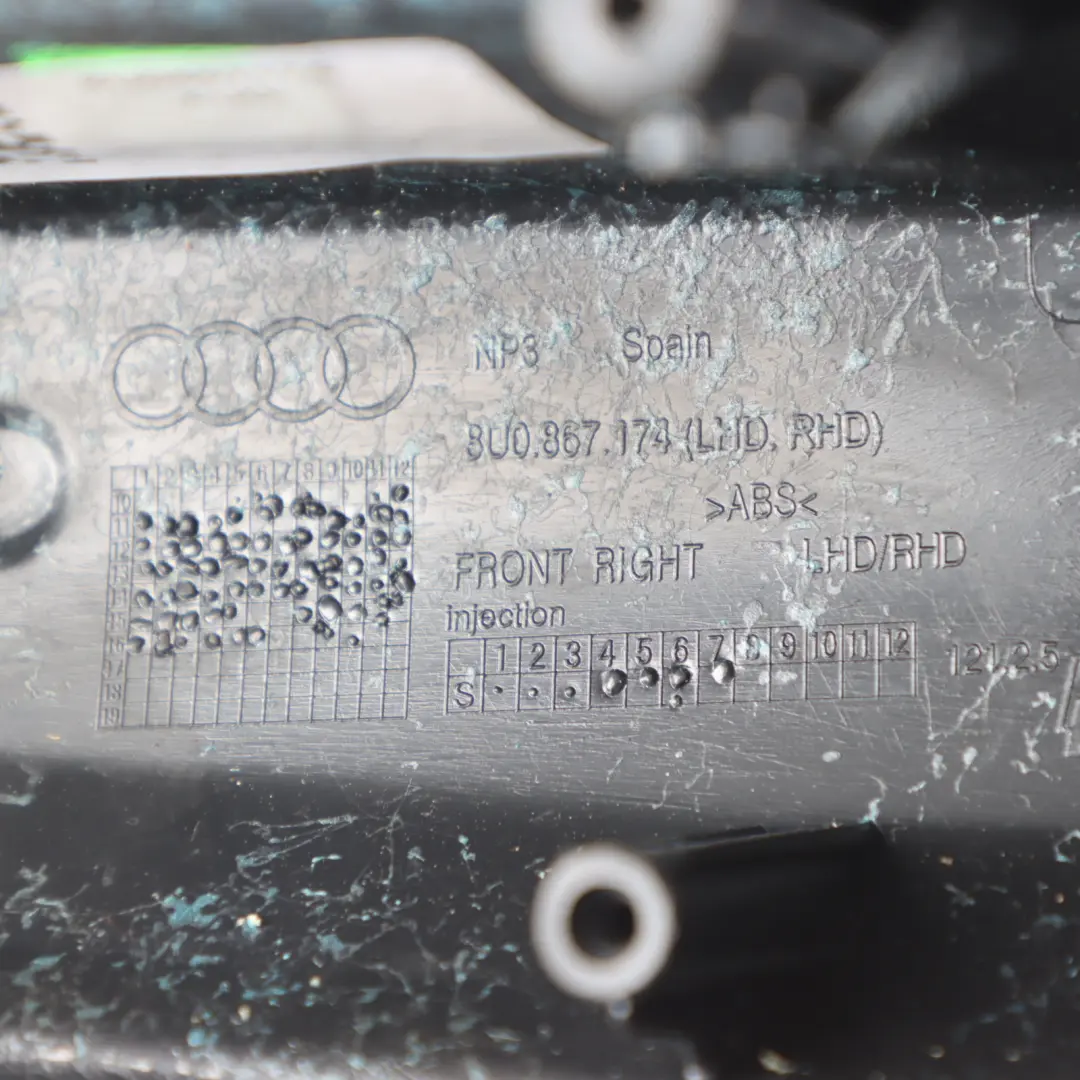 Front Door Card Armlehne Abdeckung Panel Rechts Schwarz für Audi Q3 8U mit Teilenummer 8U0867174 Audi Q3 8U Front Door Card Armlehne Abdeckung Panel Rechts Schwarz - SKU 8U0867174 - Teilenummer 8U0867174