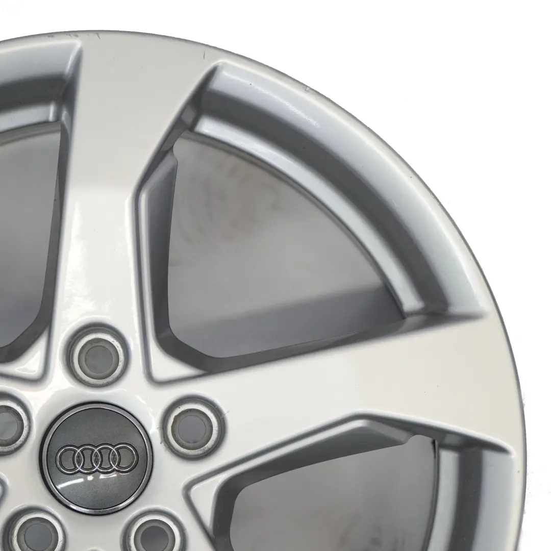 Audi A3 8V Jante argentée en alliage 17" ET:51 7,5J flèche l'étoile 8V0601025CT - SKU 8V0601025CT-2 - Numéro de pièce 8V0601025CT-2