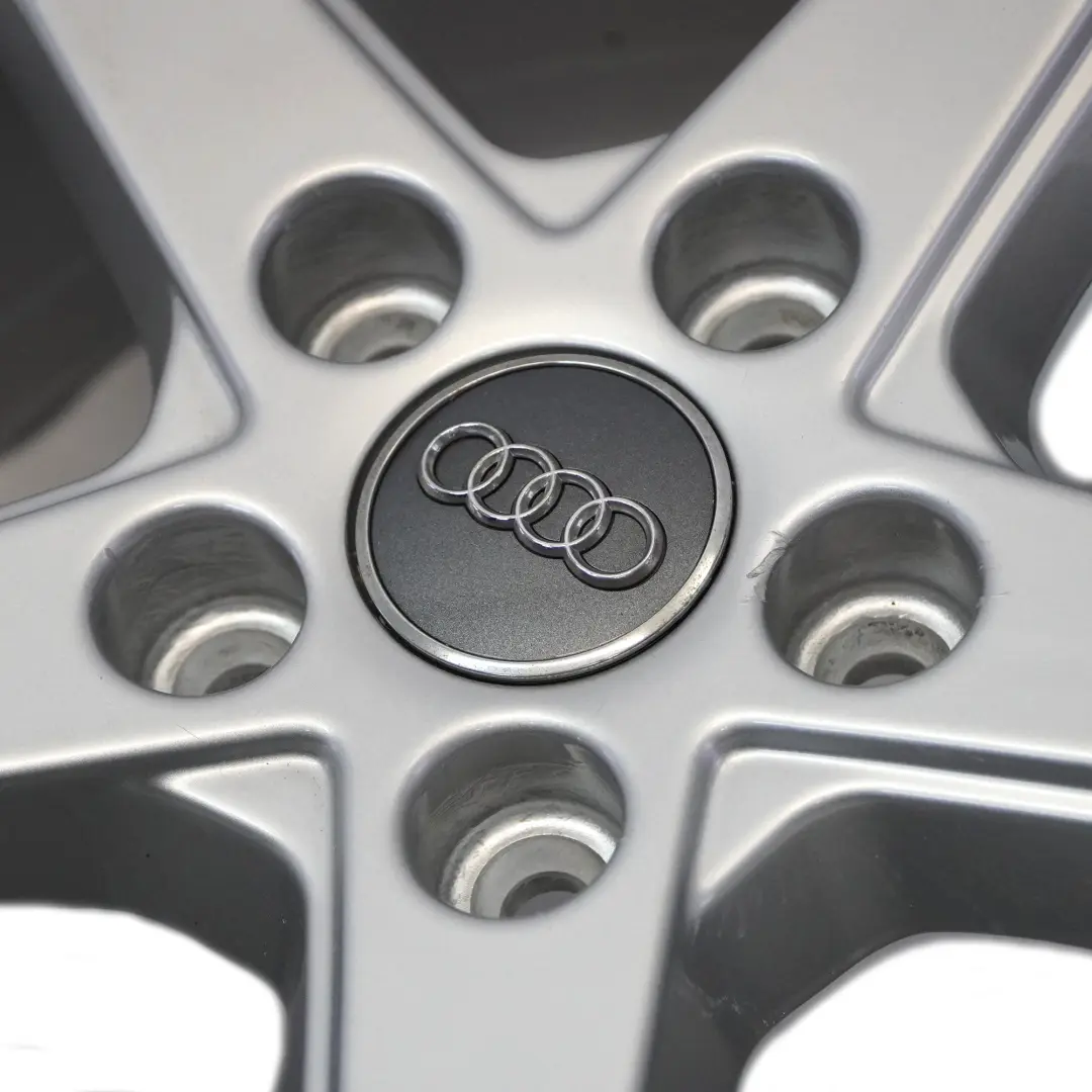 Audi A3 8V Jante argentée en alliage 17" ET:51 7,5J flèche l'étoile 8V0601025CT - SKU 8V0601025CT-2 - Numéro de pièce 8V0601025CT-2